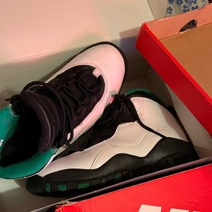 Almost new  give me a good price